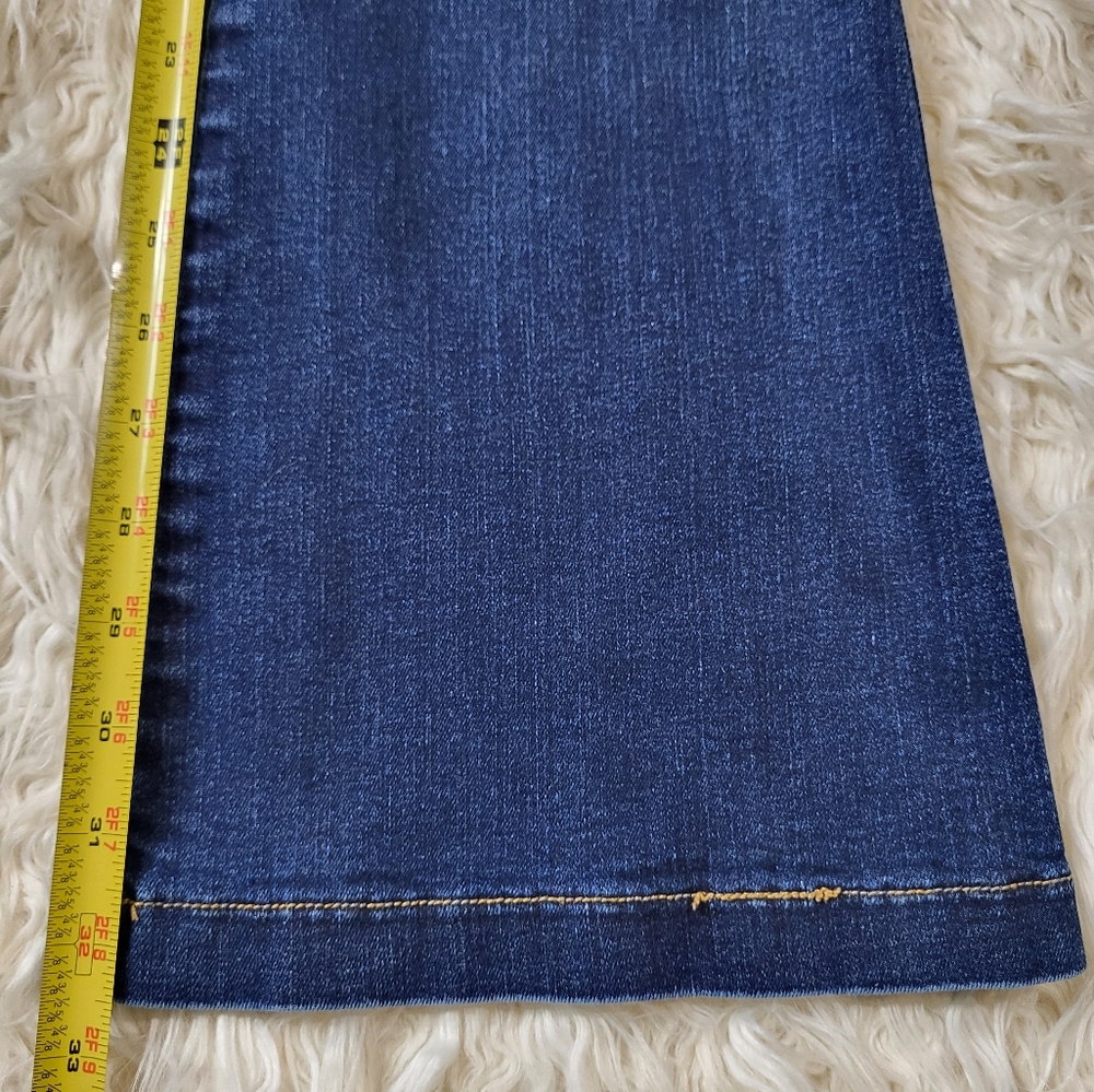 Spanx Flare Leg Pull On Jeans Size Medium Dark Wash - Picture 11 of 15